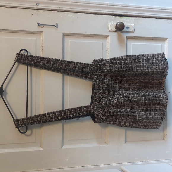 cute tweed suspender skirt - Picture 2 of 3